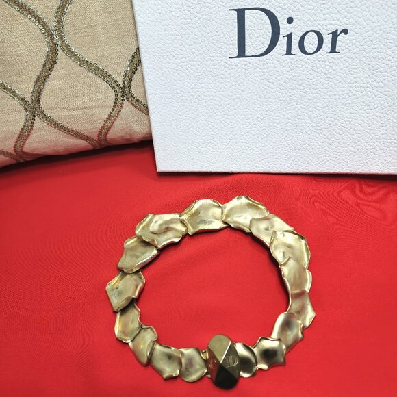 DIOR Gold Rose Petal Necklace - Picture 1 of 9